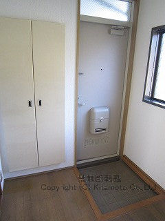 三重県志摩市の賃貸アパート室内（玄関）